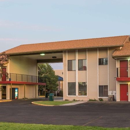 Howard Johnson By Wyndham Boise Exterior foto