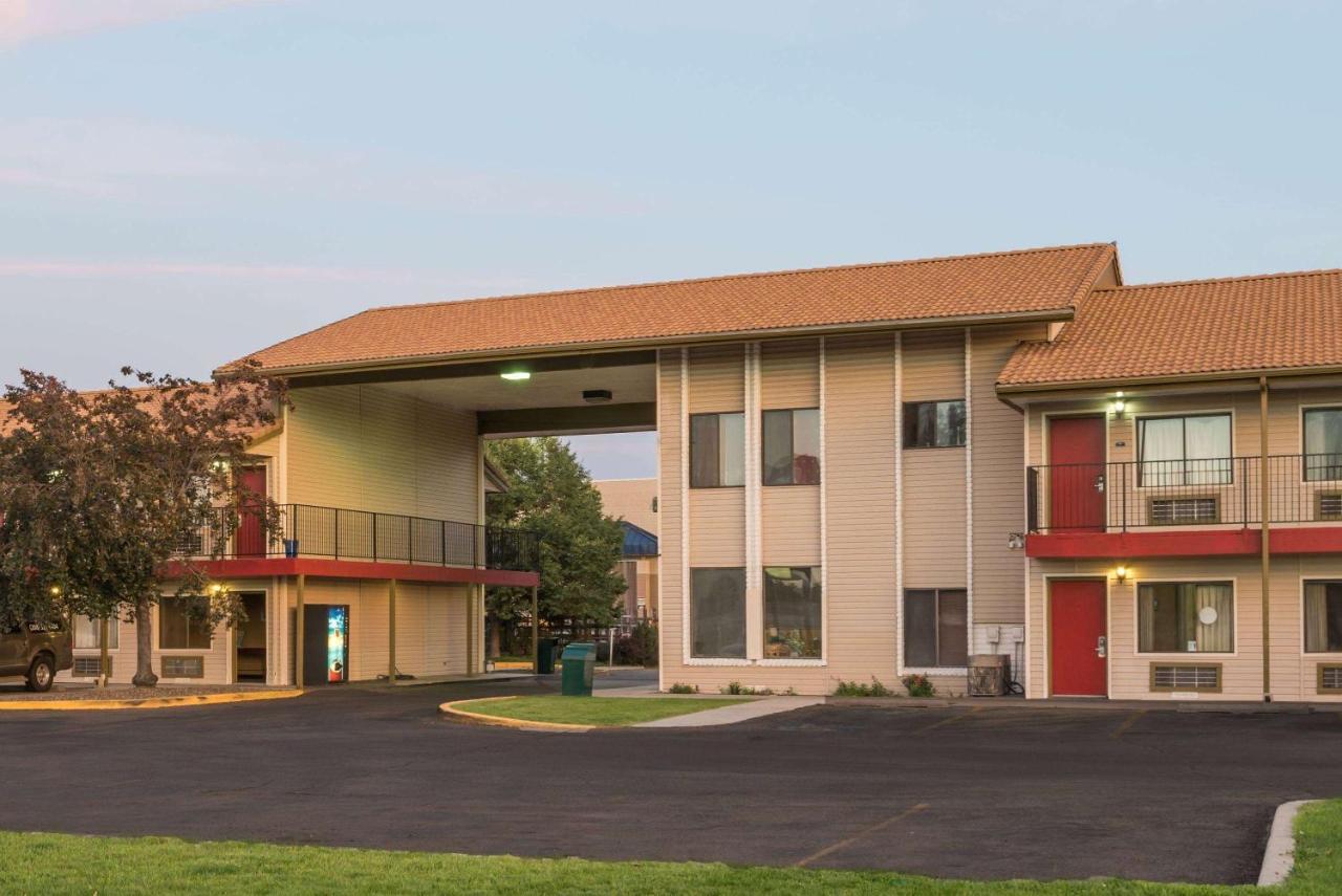 Howard Johnson By Wyndham Boise Exterior foto